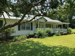 Image of Serenity House: 50 miles from Master Tournament Country Home with spacious patio