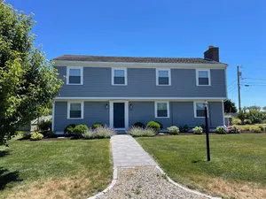 Image of 5 bed, 2.5 bath home, 5 minute walk to the beach