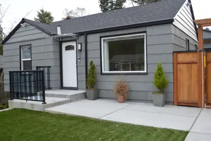 Image of Cozy Crown Hill Carkeek Cottage w/3 Beds, Full Kitchen & Backyard in North Seattle