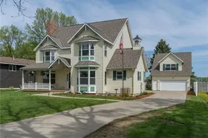 Image of Bell House on Madison Lake -  Summer Dates Available!