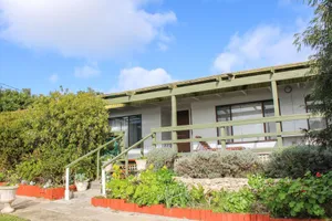 Image of Harbourside House - Seaside and Harbour Views -Pets Welcome- Outside Only