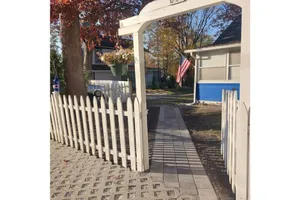 Image of Modern Cottage - Fast WIFI boats, golf, ski, FENCED yard - lg\/small DOG friendly