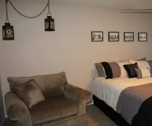 Image of The Decanted Chateau; a two minute drive to Downtown Murphys
