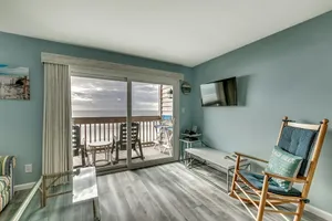 Image of Renovated 1-bedroom, 1-bath 3rd floor oceanfront condo | Ocean Inn - 303