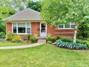 Image of Cozy 4-Bedroom Family Home - Short Walk to Michigan Stadium!