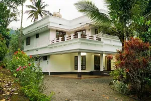 Image of Posh Rooms\/Peaceful and Green Part of Munnar