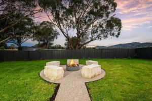 Image of 'Logan House' A Modern Country-style Retreat