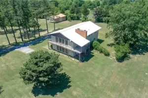 Image of Primrose Farmhouse (Near Turner Falls)