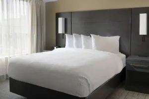 Image of Minutes to The Dallas Arboretum and Botanical Gardens! Private Kitchen, Parking