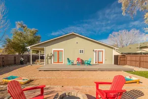 Image of Cherry Pie: Cozy & Spacious Retreat Perfect for Families & Pets!