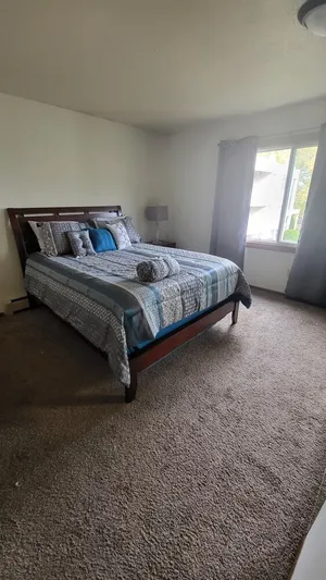 Image of Lovely 2 bedroom condo with nice amenities and on the bus line
