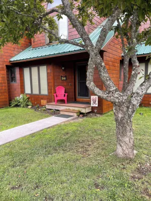 Image of Heavenly Sunsets- Beautiful Townhome-G4 on 4th Lake