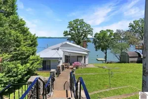 Image of Welcoming and Cozy 2 bedroom KY lake cottage * Beautiful Views!