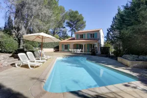 Image of villa 8 pers, climatisée, piscine chauffée, un havre de paix sous les pins parasols