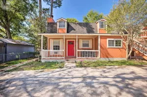 Image of Sunny Willis Escape w\/ Deck & Lake Access!