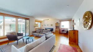 Image of Bright 4-room apartment on the 2nd floor.