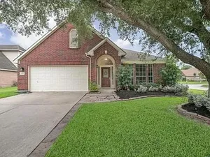 Image of Fully Furnished Ranch Style Home close to Houston\/Nasa and Hobby Airport