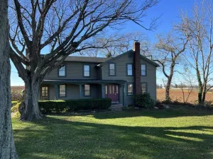 Image of Spacious 5 BR Home w/ Hot Tub