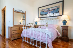 Image of Colonial 1 - studio apartment overlooking the Black River