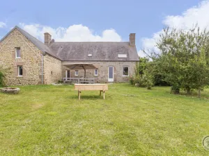 Image of Authentic house with enclosed garden, ping-pong, foosball, parking, and WiFi in Vicq-sur-Mer