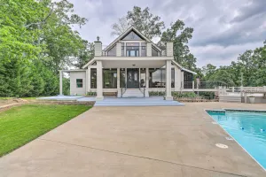 Image of Pickwick Lake Home w\/ Screened-In Porch, Dock