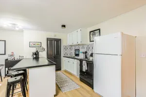 Image of \"Clementine at The 403\" Historic District Apartment Walkable to Downtown