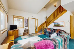 Image of Lovely alpine condo w\/ deck and community pool, & sauna