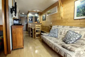Image of 230m from shops, 3rd floor, balcony, tv, ski locker, 32m², Alpe d'Huez