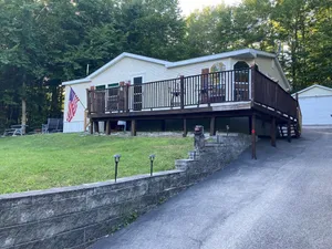 Image of Cozy, peaceful \"camp\" in Hollywood Hills, just north of the town of Old Forge