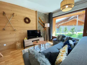 Image of Luxurious Mountain Apartment, 2 Beds, Terrace + High-End Amenities, Close to Village & Ski Bus
