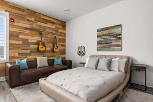 Image of E301~ Top Floor Penthouse Studio ~ Close to Downtown But Still Quiet ~ Free Parking ~ Fast WiFi