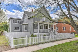 Image of Spacious Oak Park Home, 11 Mi to Downtown Chicago!