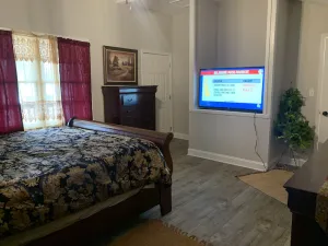 Image of Cosy getaway right In Marrietta, less than 20 minutes to ATL.