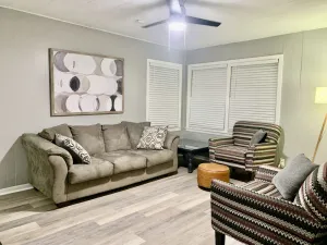 Image of Cozy 3\/1.5 with a 1960's retro kitchen.  Pet friendly!