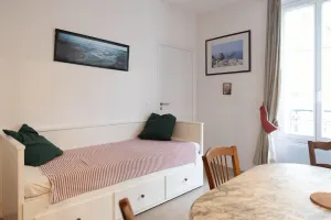 Image of Bright apartment close to the Seine river