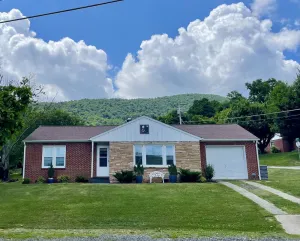 Image of Downtown West Jefferson Cottage- 5 minute walk
