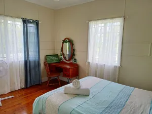 Image of Charming Central Convenient Peaceful 3bdrm home in Coorparoo