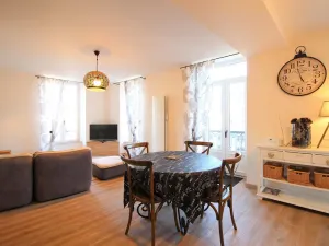 Image of Appartement T3 de Standing avec Balcon et Parking au Centre de La Bourboule - FR-1-608-226