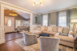 Image of Luxurious downtown home w\/ hot tub