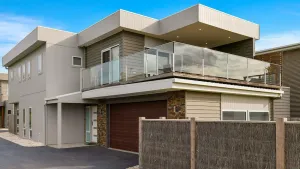 Image of Swan Bay Views