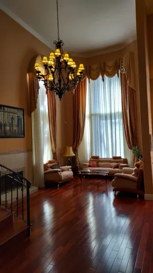 Image of Beautiful spacious home\/salt water pool in Encino.