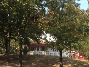 Image of Hilltop Cottage with room to roam on 20 acres. NO CLEANING FEE