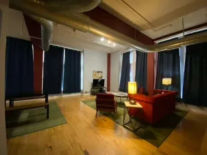 Image of Spacious DT 2BR with Full Kitchen by Zencity
