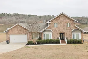 Image of Stunning Lake House w\/Large GAMEROOM