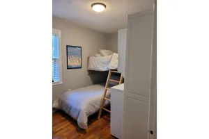 Image of 4 bedrooms, Pet Friendly, short walk to Southern Brewing Company.