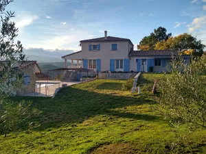 Image of new build villa with overflow pool and unique view