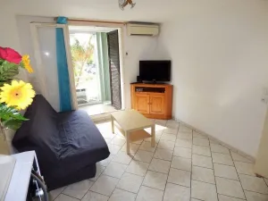 Image of A stone's throw from the beach of Les Sablettes, all on foot, private parking.