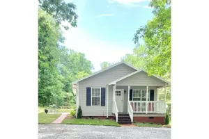 Image of Upscale Bungalow walk less than a mile from downtown Hendersonville