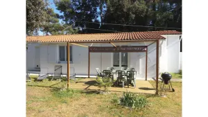 Image of 10 minutes walk from the beach, in a garden, house for 8 people