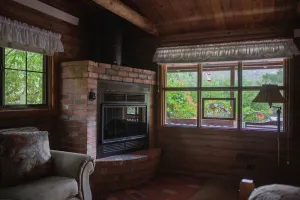 Image of Rustic Cabin for 2 in Oak Creek Cabin
